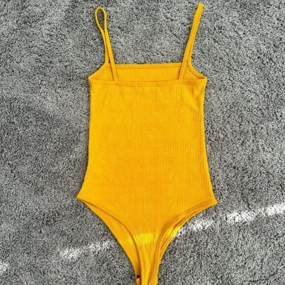 Prettylittlething High Leg Ribbed Square Neck - Picture 3 of 4